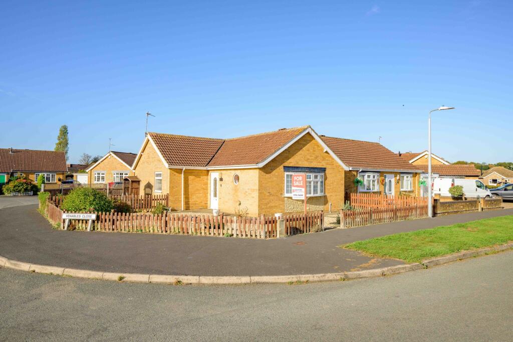 2-bed detached on Venables Close, Burgh Le Marsh, PE24, £220,000