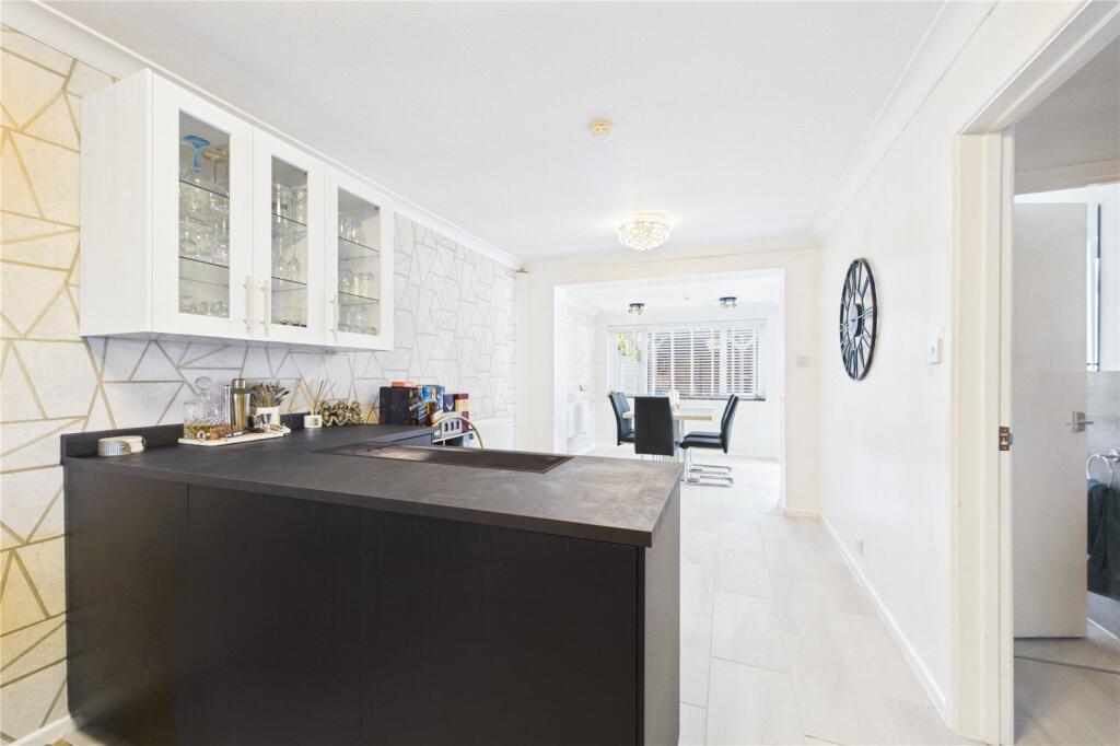House in Three Mile Cross, Shinfield - View 4
