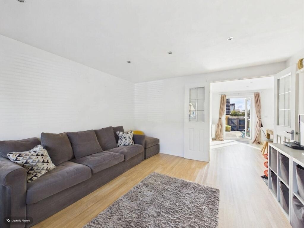 House in Hoo St Werburgh, Medway - More