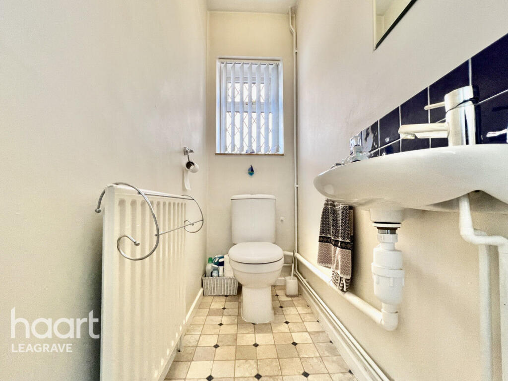 House in Luton, Leagrave - More