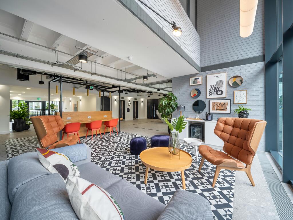 T Bromley 0017HDR.jpg