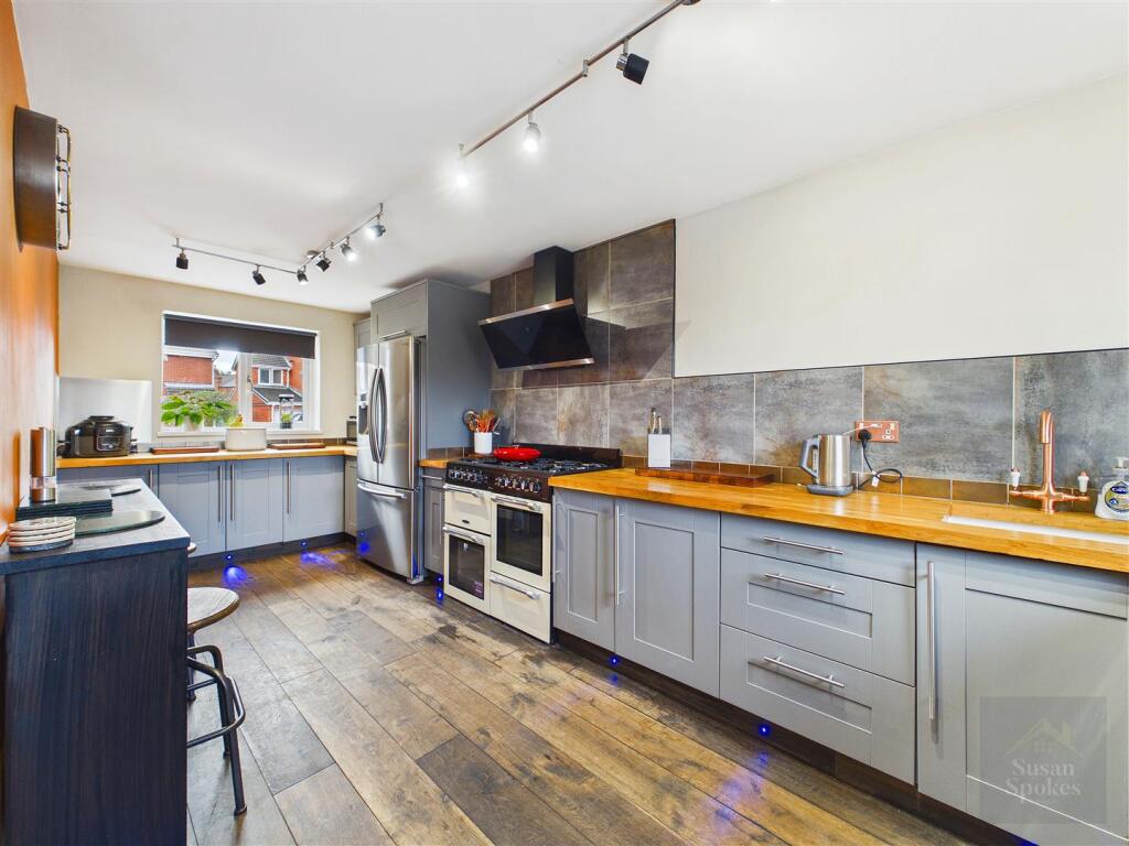 House in Newcastle upon Tyne - More