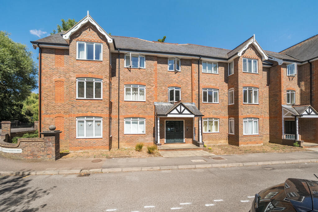 Main image of property: Latium Close, Holywell Hill, St. Albans, AL1