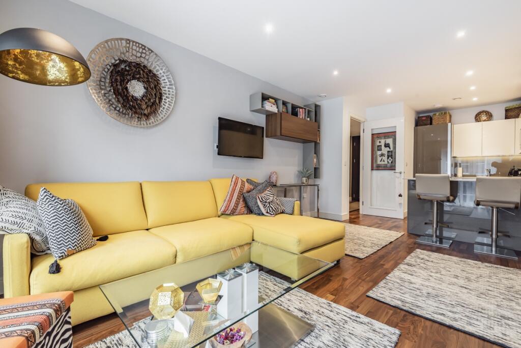 Apartment in London, Battersea Reach, Wandsworth - More