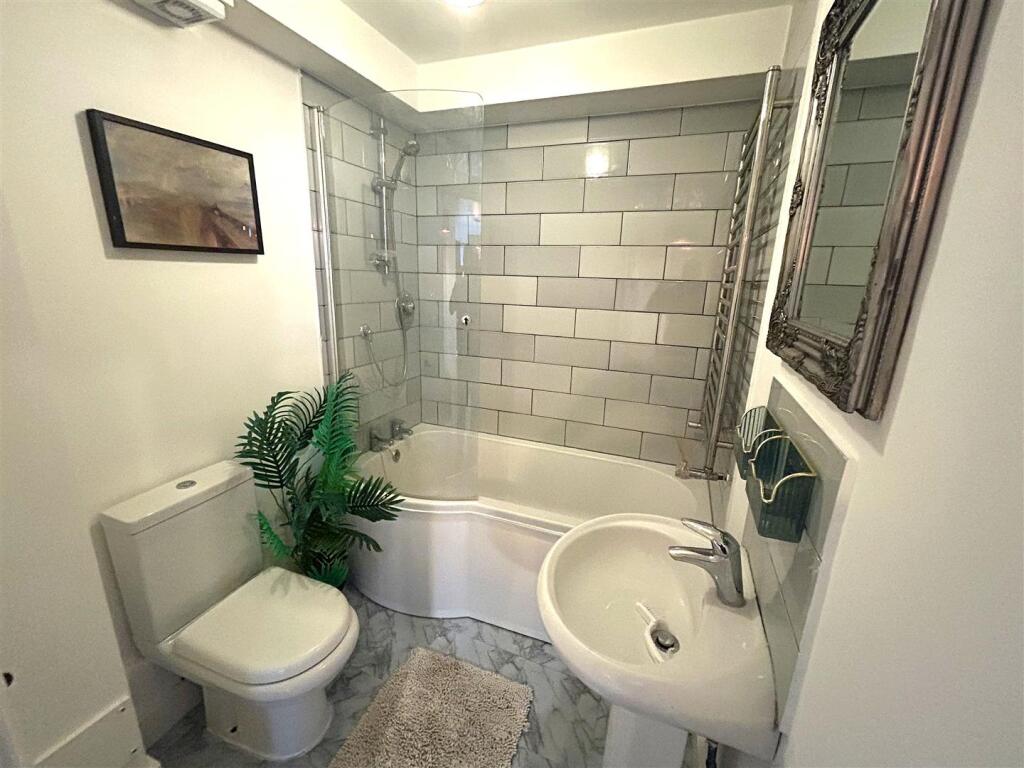 Apartment in Lewes, Newhaven - More