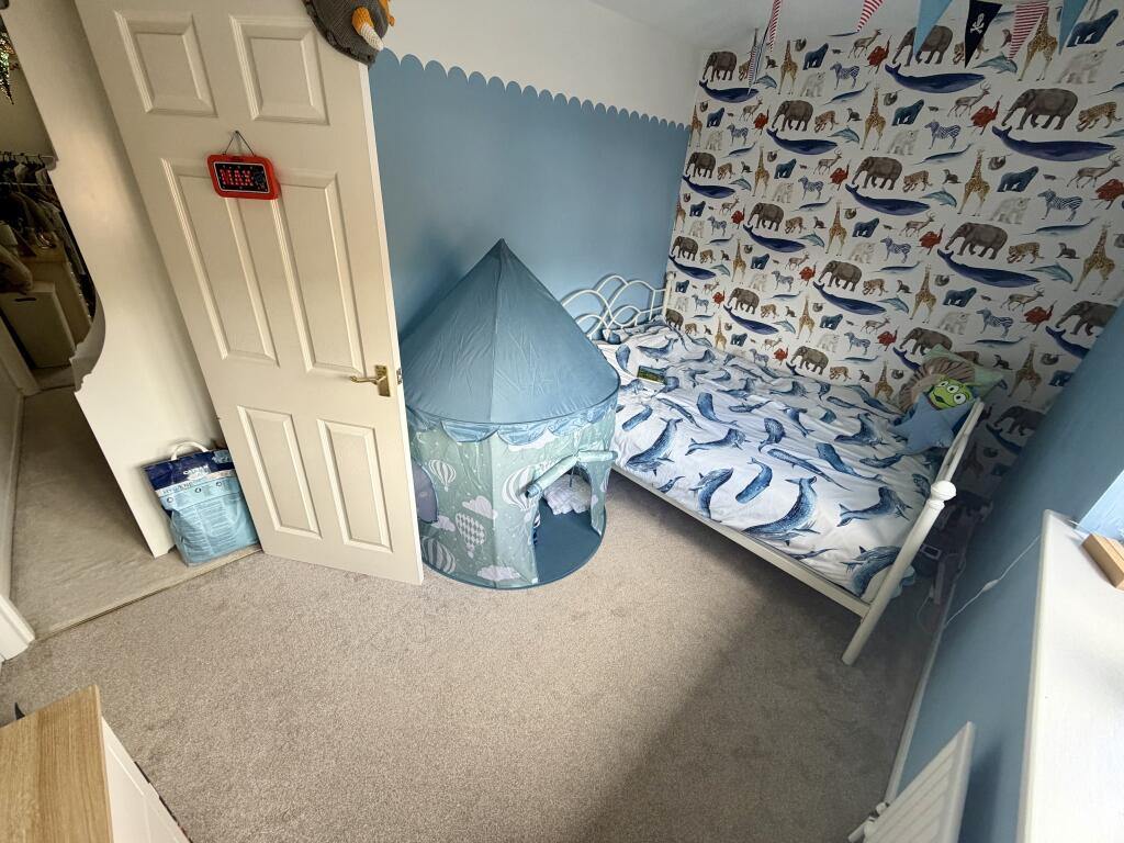House in Dacorum, Hertfordshire - More