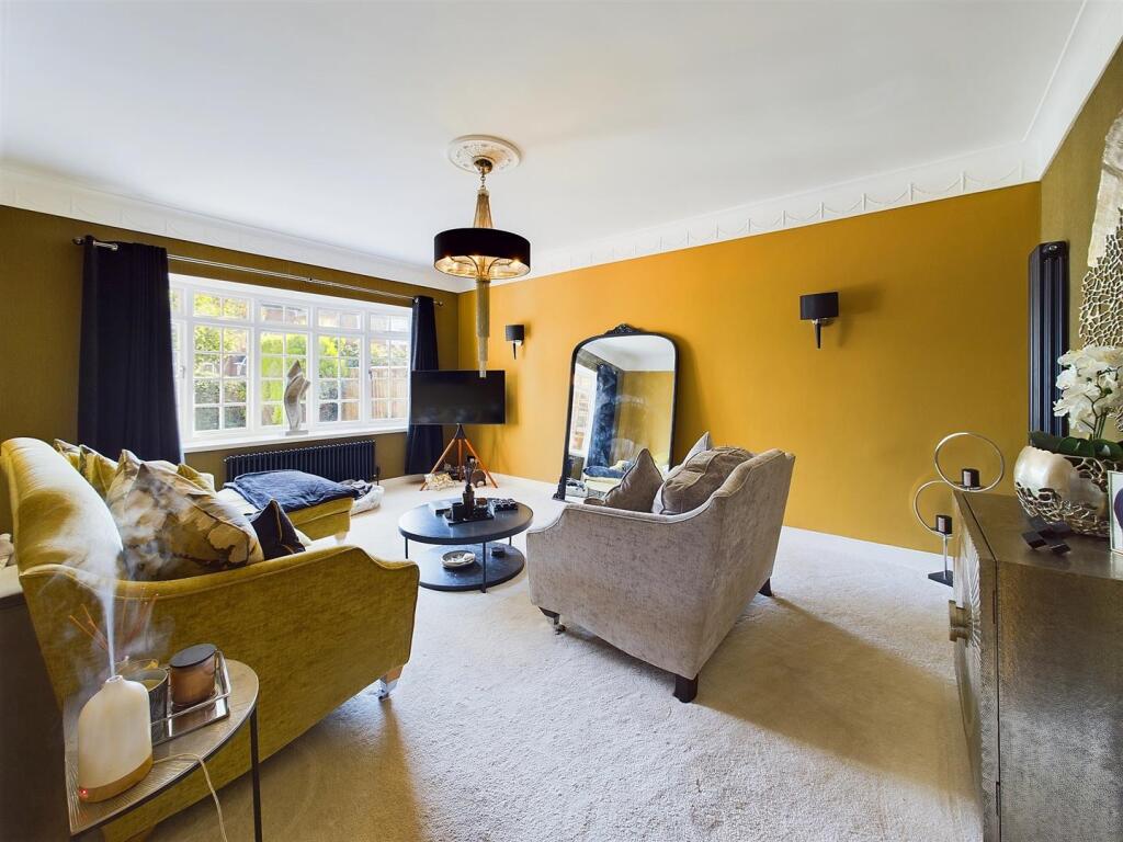 Hawthorn Gardens, Whitley Bay photo 3