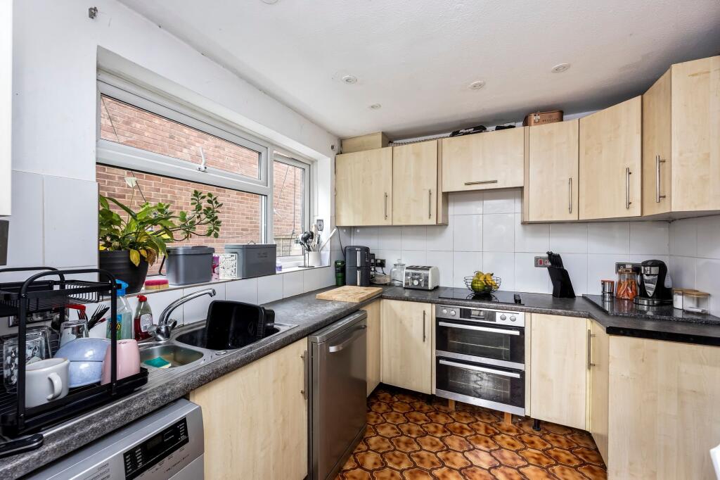House in Redhill - View 5