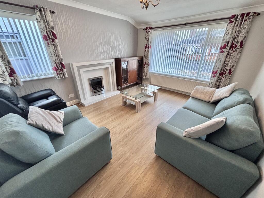 Broadmead Road, Blaby, Leicester, Leicestershire. LE8 4AB photo 4