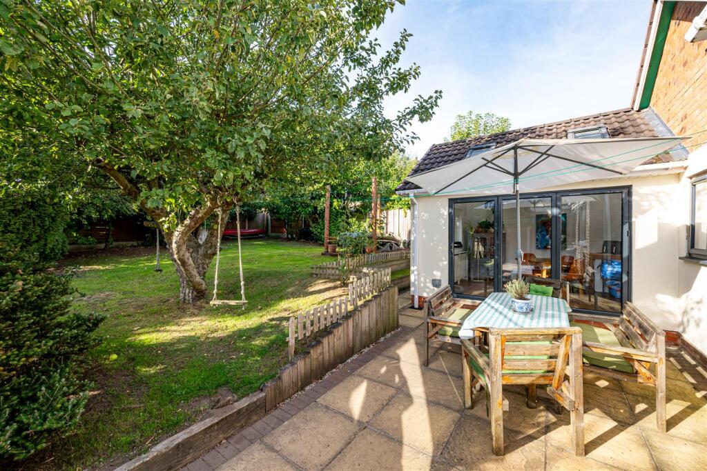 13 Myrtle Grove, Brewood, ST19 9HN photo 4