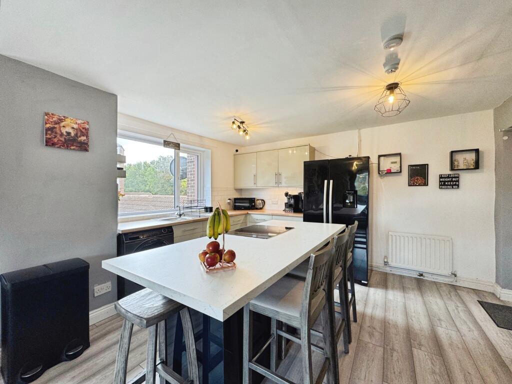 Apartment in North Tyneside, North East - View 2