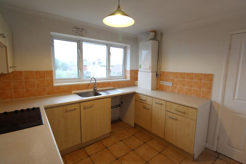 Tilehurst Road, Reading photo 4