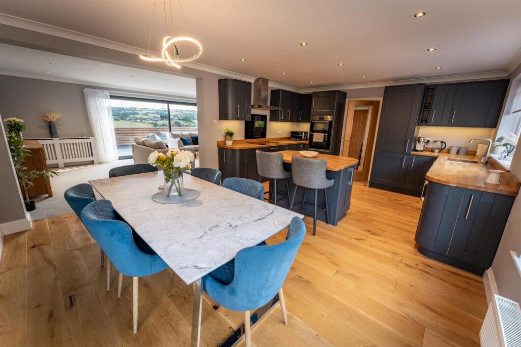 House in Kirklees, Overthorpe, Thornhill Lees - View 3
