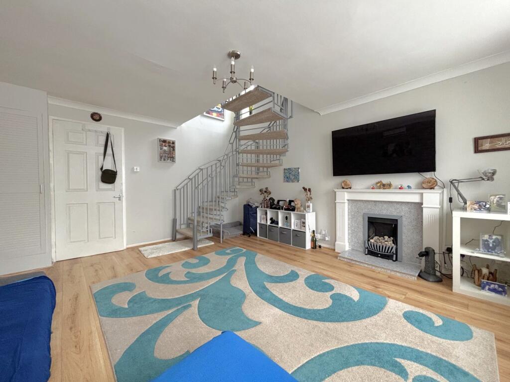 House in North Hertfordshire, Hertfordshire - View 3