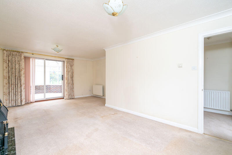 Oakwood Close, Chichester photo 4