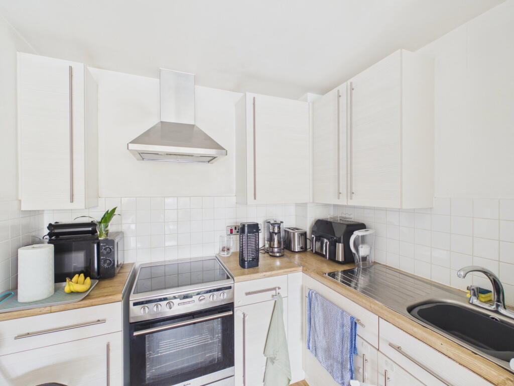 Apartment in Chelmsford - View 5