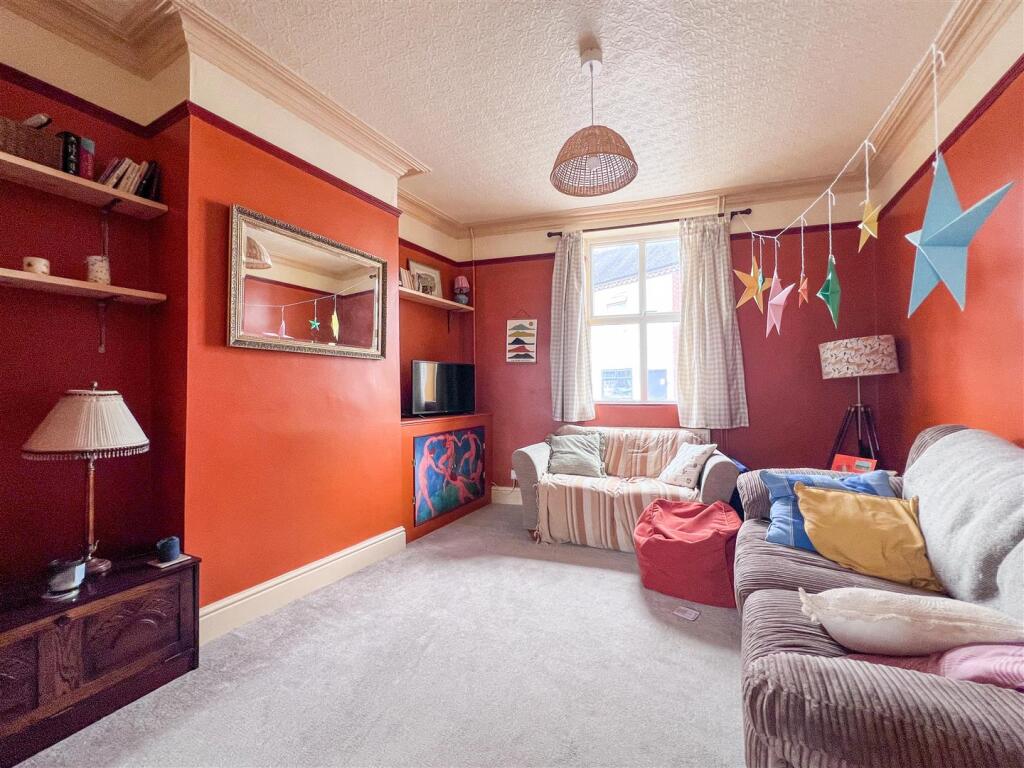 House in Stoke-on-Trent - View 2