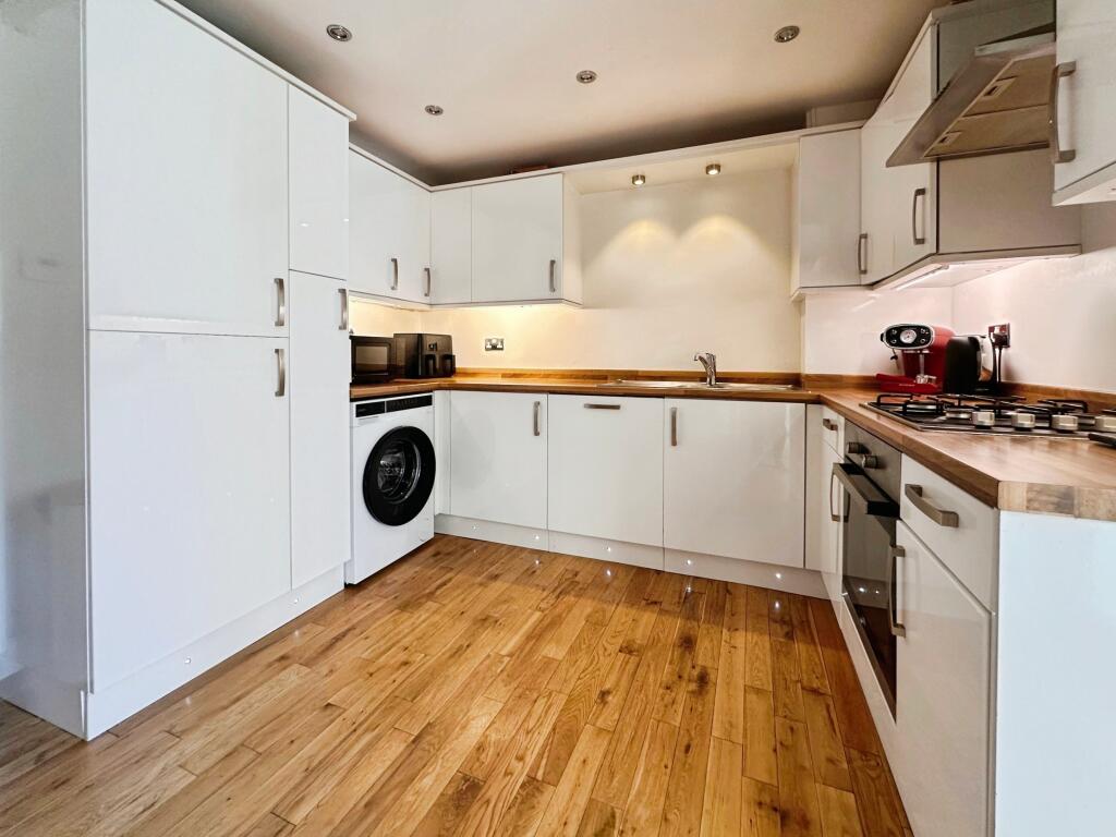 House in Leeds, West Yorkshire - View 5