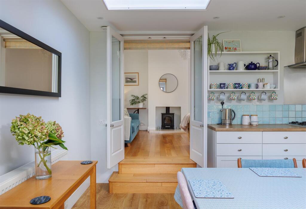 House in Cowes, Isle of Wight - More