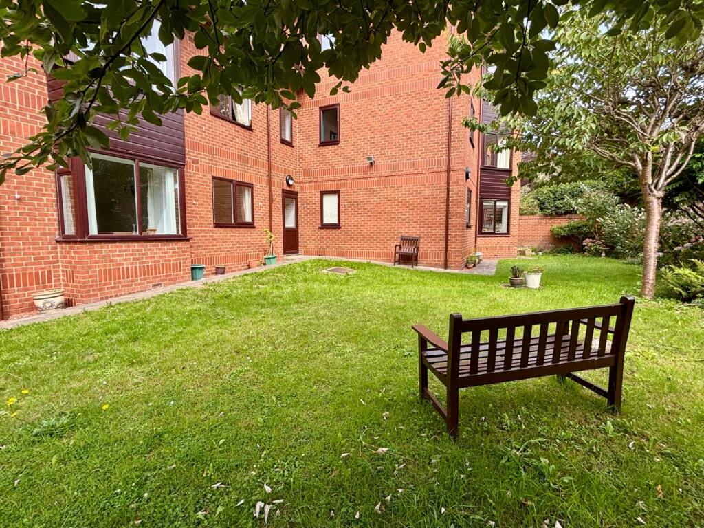 16 Princess Court, Princess Road, Malton. photo 3