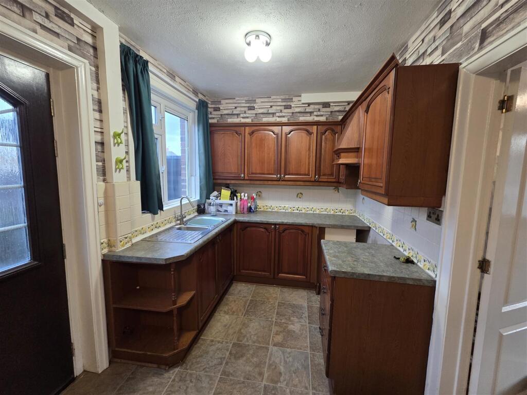 House in Wakefield - View 2