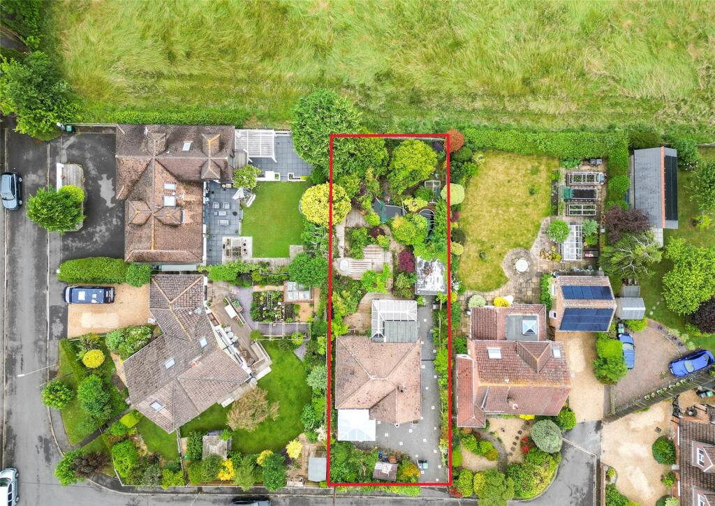 Brownings Close, Pennington, Lymington, Hampshire, SO41 photo 2