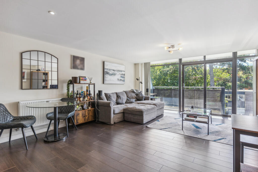 Apartment in St Albans - View 5