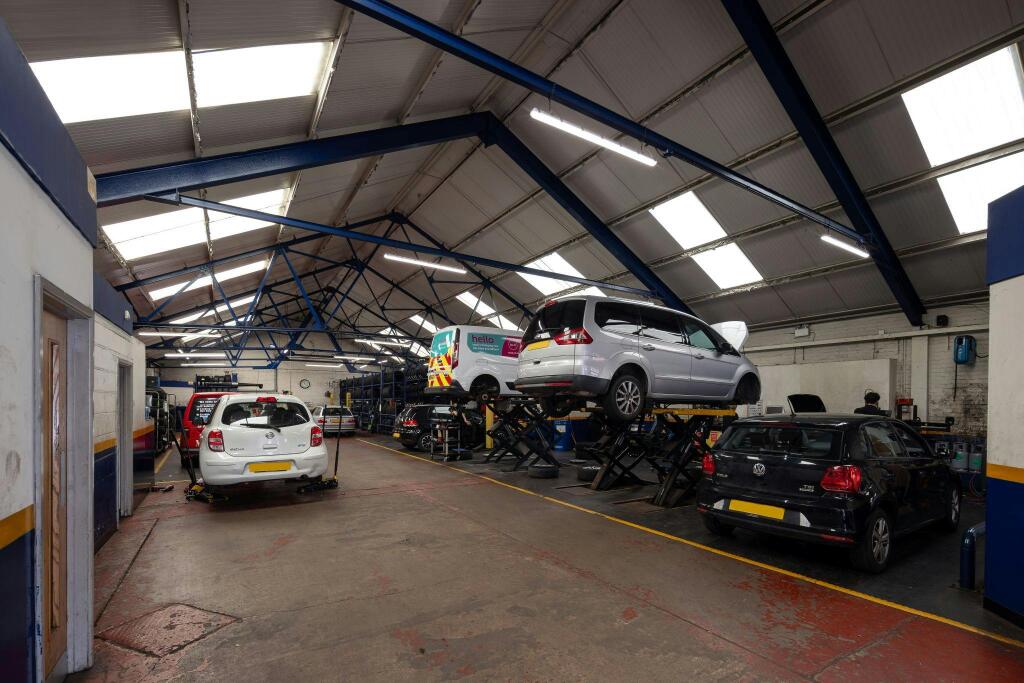 Kwik Fit Waterlooville Internal 7.jpg