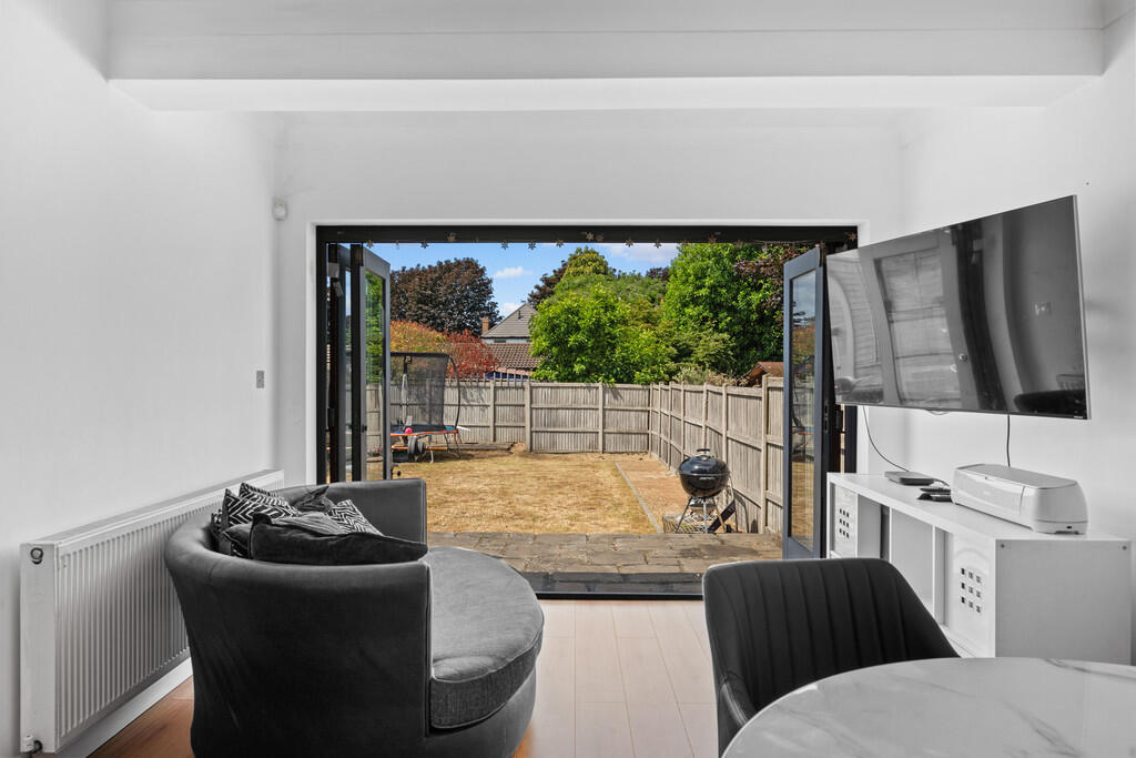 Salcott Road, Beddington photo 4