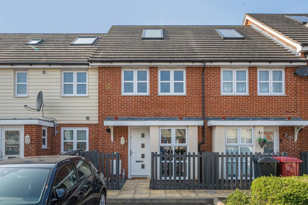 Main image of property: Bellefield, Cippenham Meadows, Slough, SL1