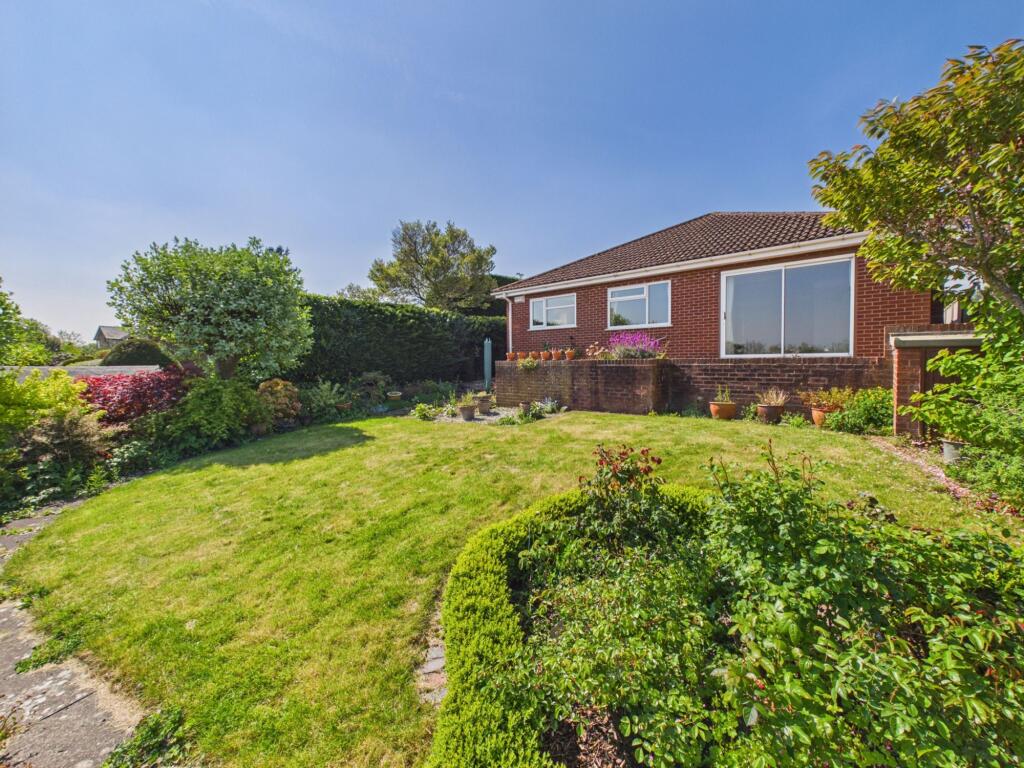 Larkspur, Sunnyridge Avenue, Marford, LL12 photo 4