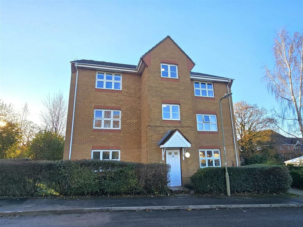 Main image of property: Badgers Copse, Park Gate, Southampton