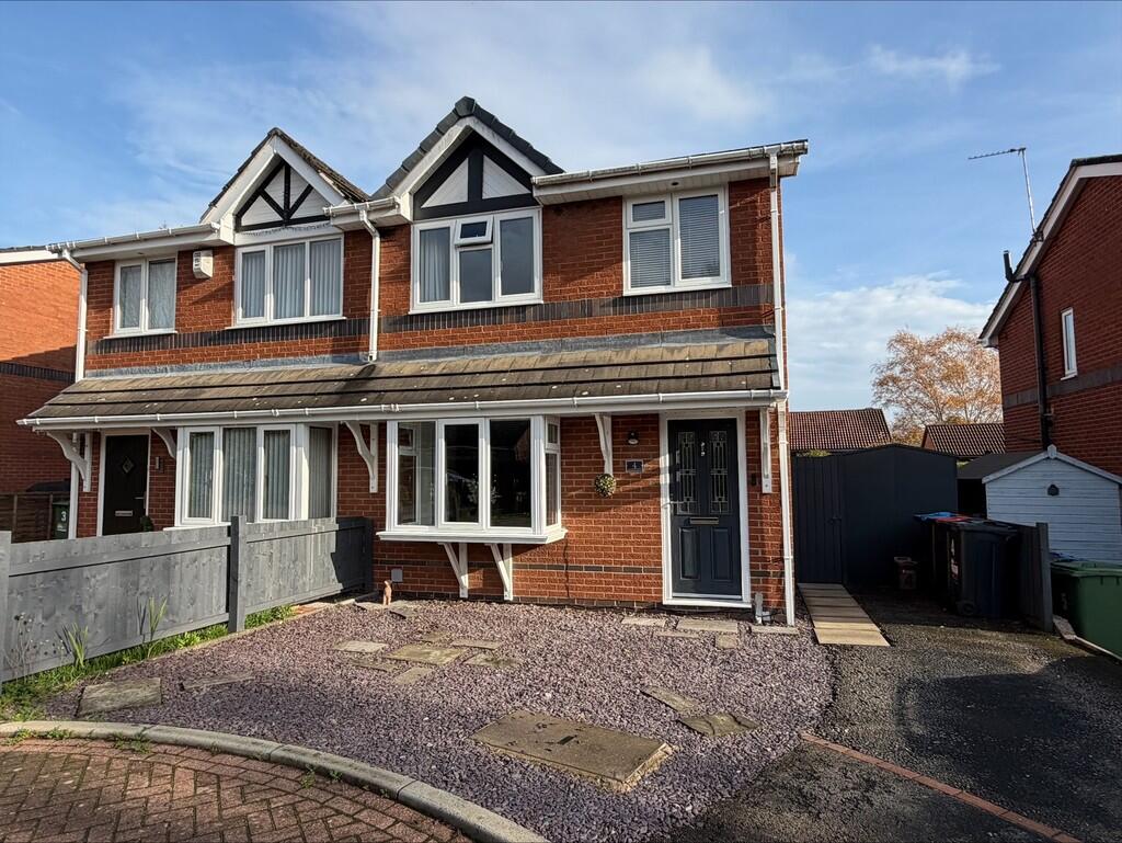 3-bed semi-detached on Rosebank Close, Winsford, £215,000