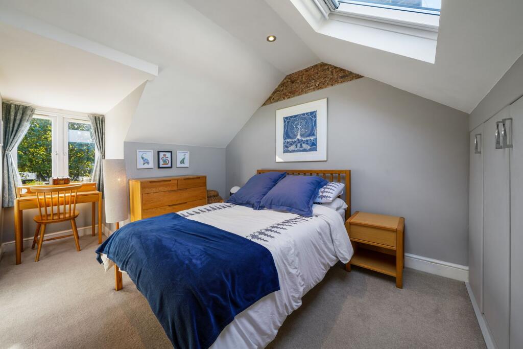 Apartment in London, Crouch Hall Court, Finsbury Park - View 3