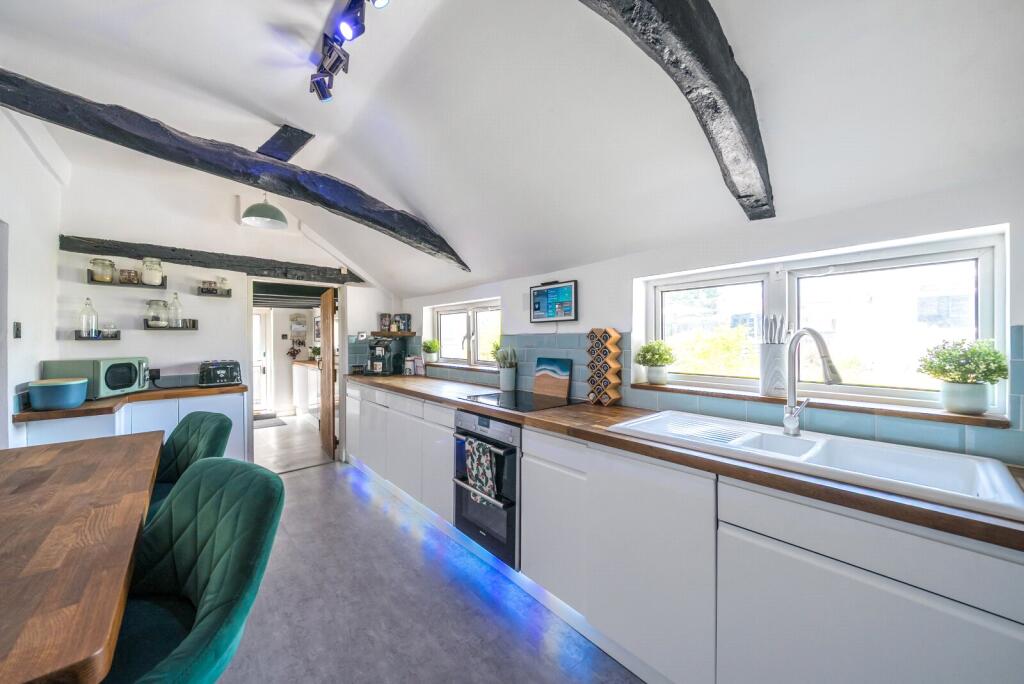 House in Guildford - View 4