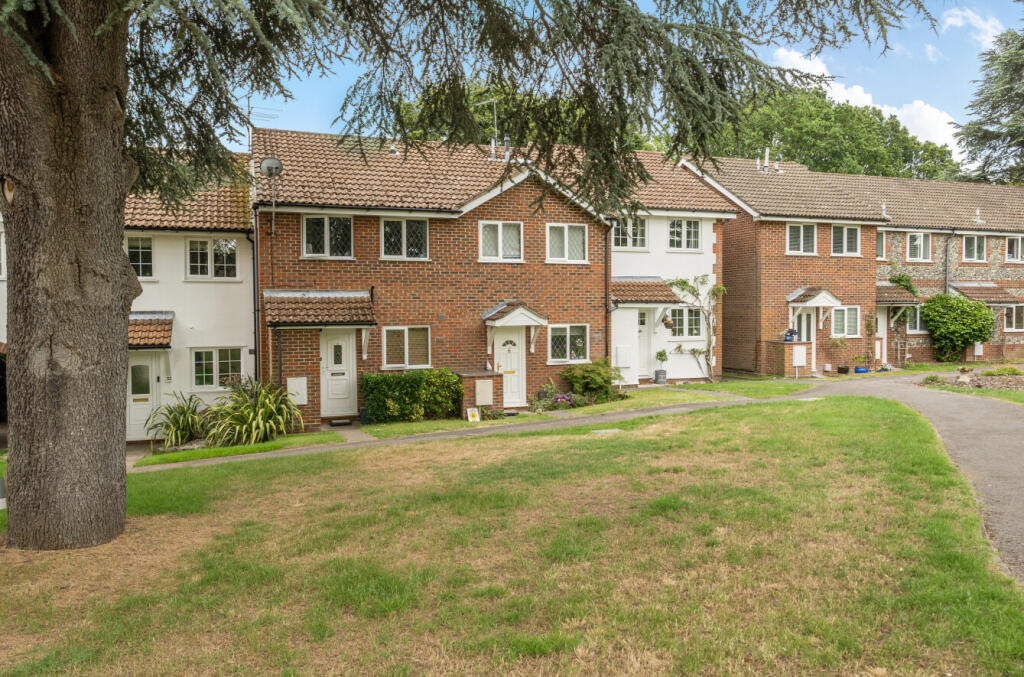 Main image of property: Ivy Drive, Lightwater, Surrey, GU18