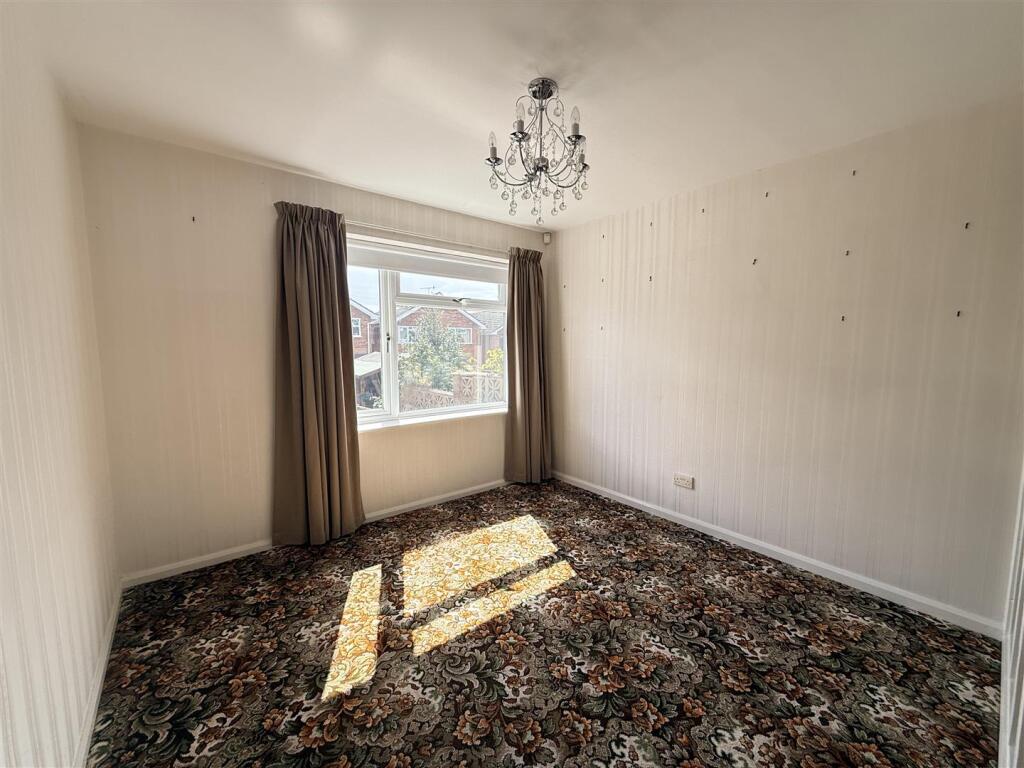 Ulster Drive, Kingswinford - View 5