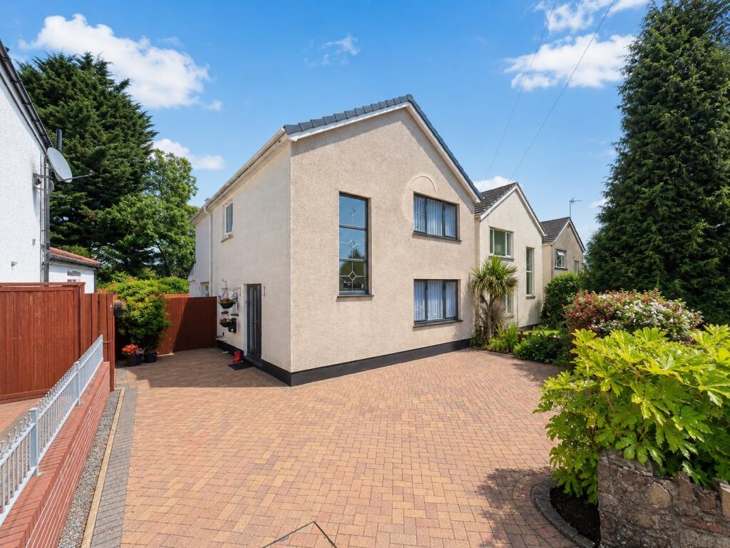 Main image of property: 42 Heol Hir, Llanishen, Cardiff, CF14 5AE