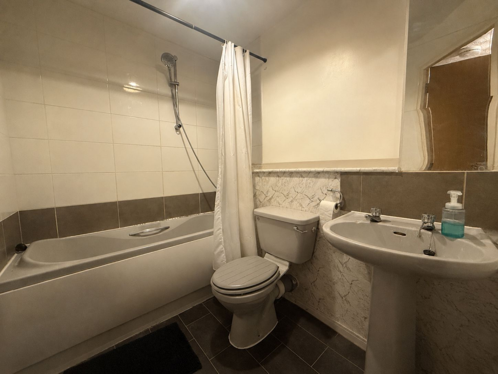 Apartment in Newcastle upon Tyne - More