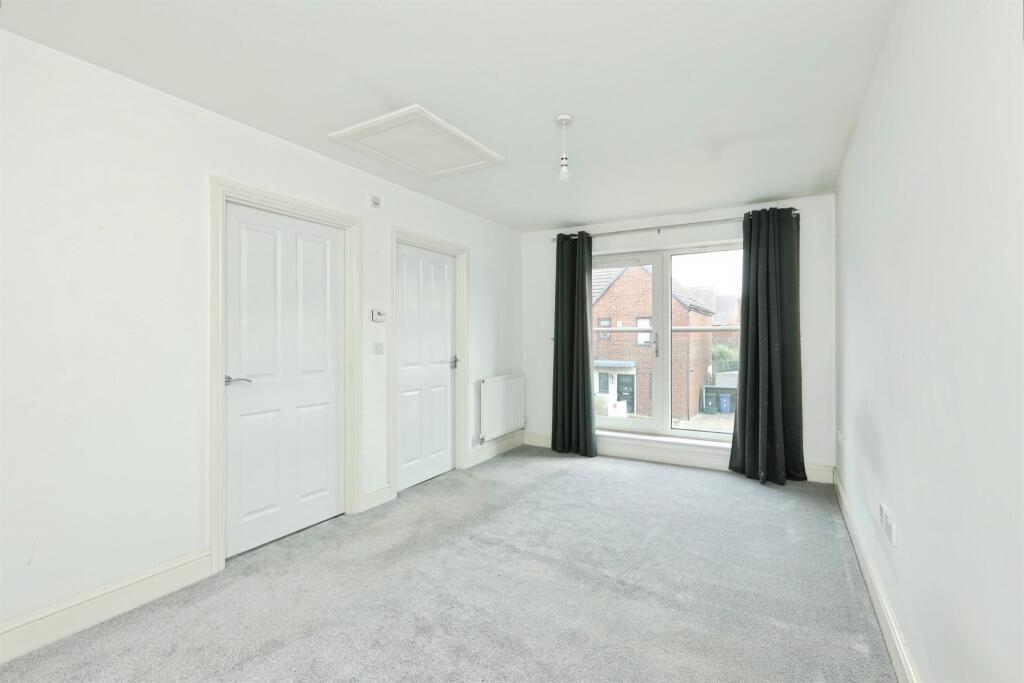 House in Doncaster - View 4