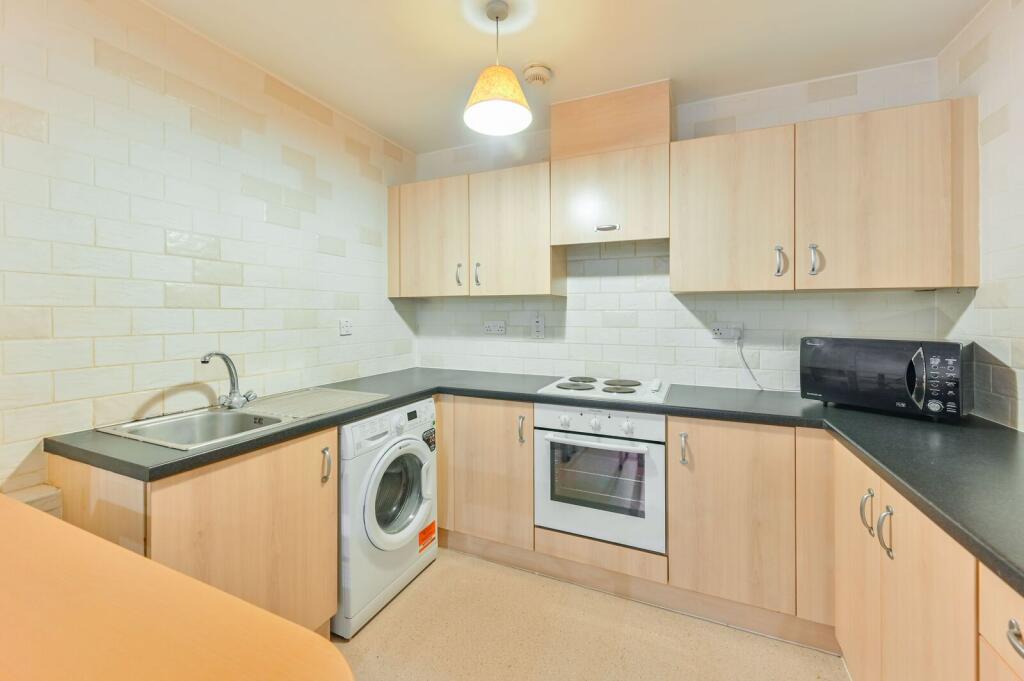 Apartment in London - View 5