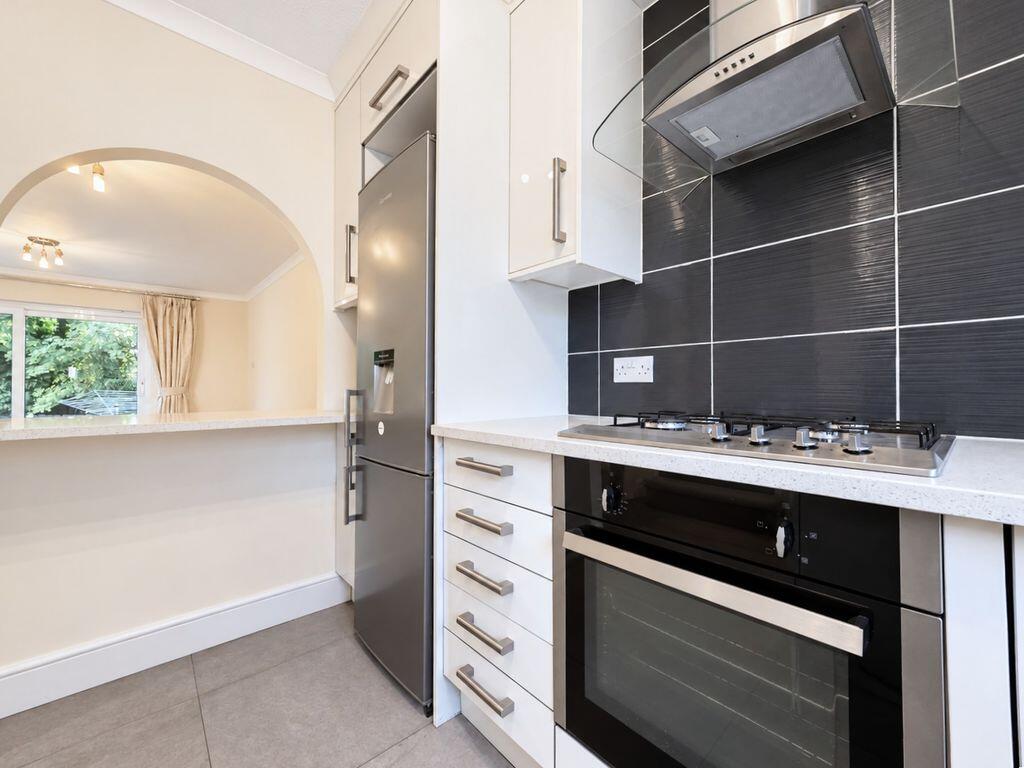 Walkham Close, High Wycombe photo 4