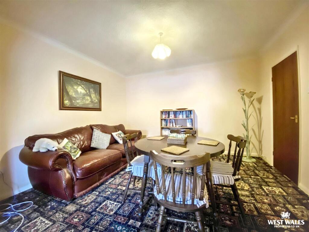 Green Meadow Close, East Williamston, Tenby – pohled 4