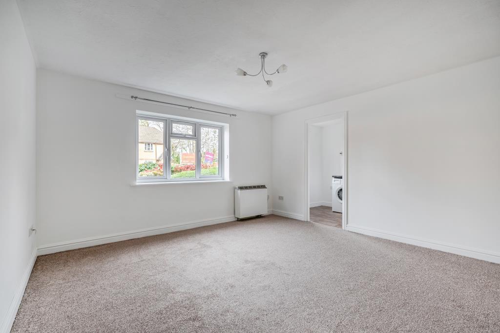 Apartment in Reading - View 4