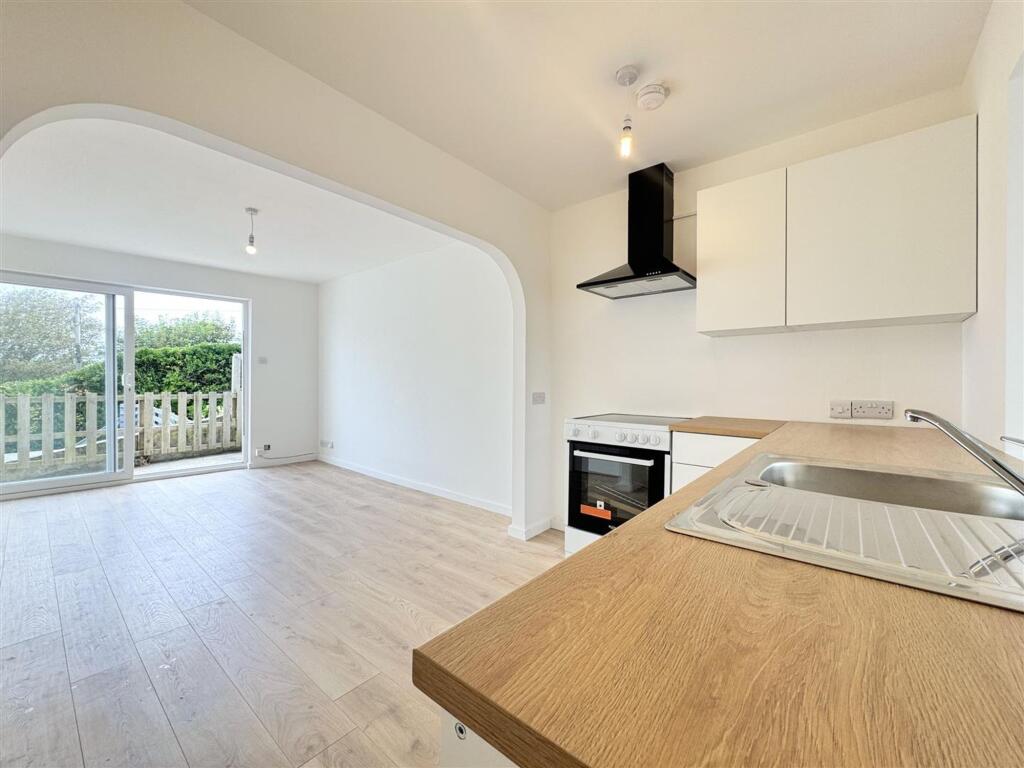 Apartment in Truro - View 4