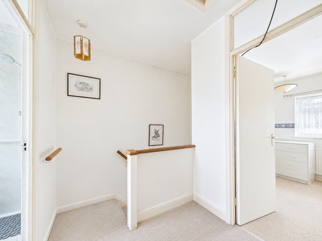 House in Romford - More