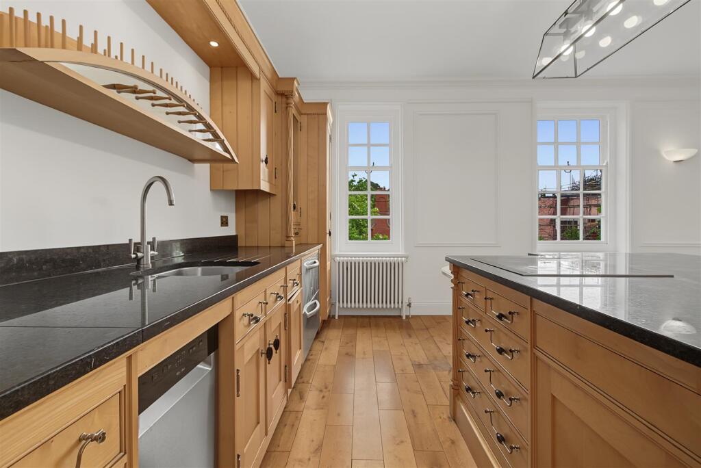 Apartment in London - View 4