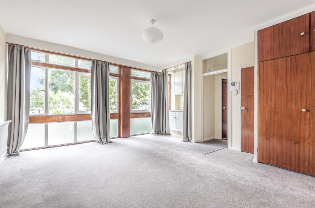 Studio flat for rent