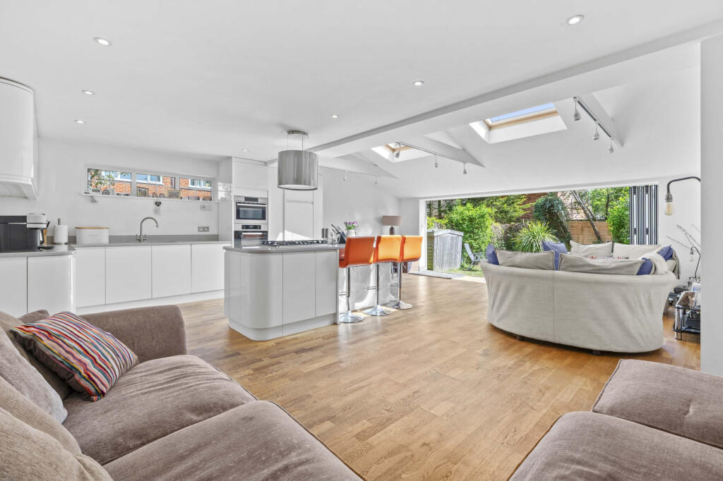 Main image of property: Chapel Road, Flackwell Heath, Buckinghamshire, HP10 9AA