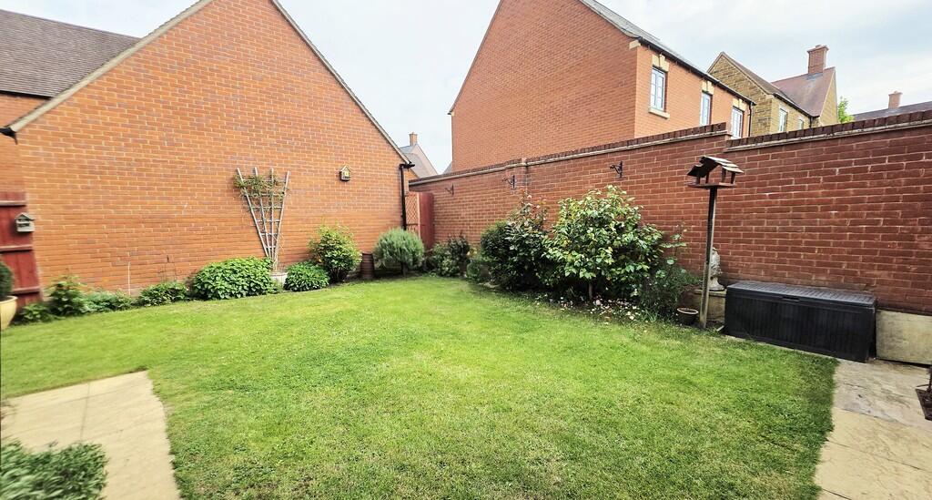 House in Brackley, West Northamptonshire - View 3